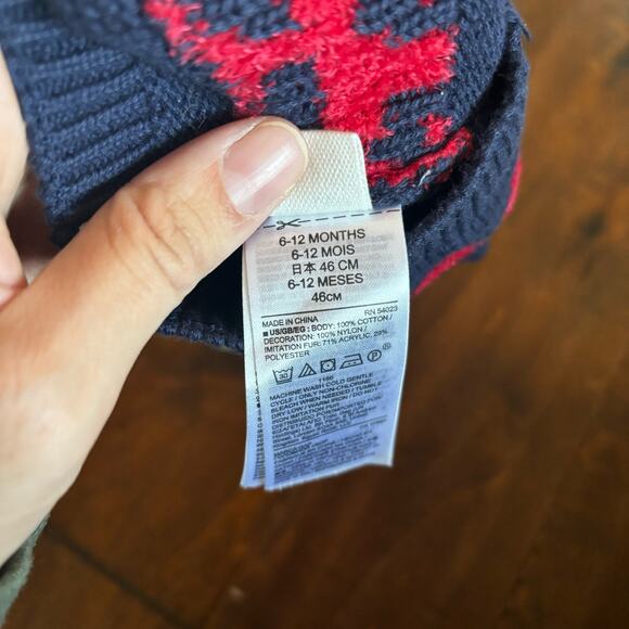 Baby Gap Girls 6-12 Month Winter hat Blue Red Hearts Beanie Pom - Picture 3 of 5